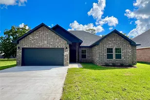 1003 S Anderson St, Angleton, TX 77515 - Photo 1