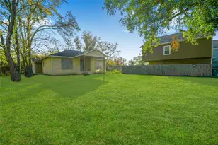 1039 Marcolin St, Houston, TX 77088 - Photo 5
