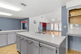 3412 Fairway Dr, Wharton, TX 77488 - Photo 5