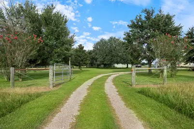 15610 Penick Rd, Waller, TX 77484 - Photo 1