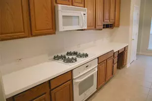 814 Hollyhock Dr, Stafford, TX 77477 - Photo 5