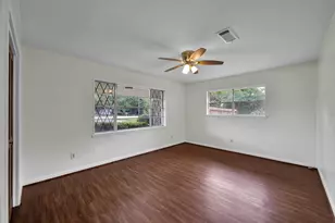 206 E Powell St, Willis, TX 77378 - Photo 5