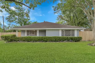 206 E Powell St, Willis, TX 77378 - Photo 1