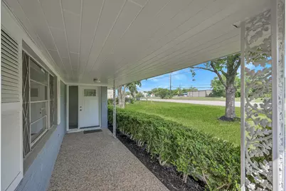 206 E Powell Street, Willis, TX 77378 - Photo 3
