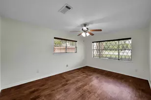 206 E Powell St, Willis, TX 77378 - Photo 7