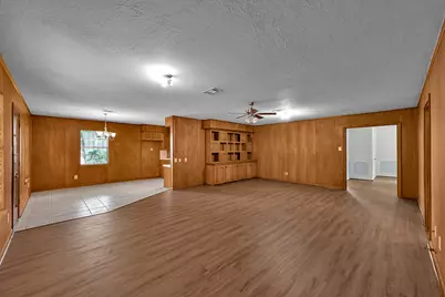 206 E Powell Street, Willis, TX 77378 - Photo 9