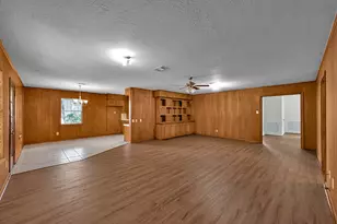 206 E Powell St, Willis, TX 77378 - Photo 9