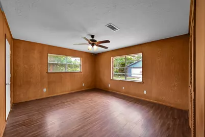 206 E Powell Street, Willis, TX 77378 - Photo 15
