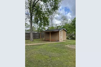 828 N Chenango Street, Angleton, TX 77515 - Photo 21