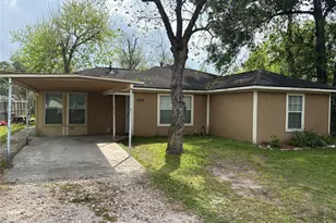 828 N Chenango St, Angleton, TX 77515 - Photo 1