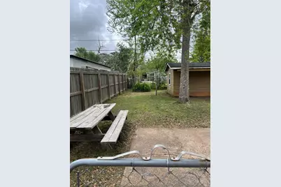 828 N Chenango Street, Angleton, TX 77515 - Photo 5