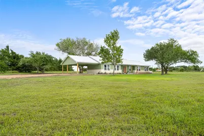 1232 Swiss Alp Hills Loop, Schulenburg, TX 78956 - Photo 5