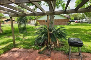 1205 Elm St, Alvin, TX 77511 - Photo 17