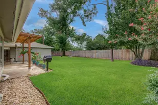 9818 Emnora Ln, Houston, TX 77080 - Photo 37
