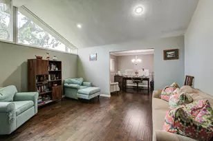 9818 Emnora Ln, Houston, TX 77080 - Photo 15