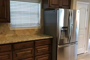 126 Coral Ct, Willis, TX 77304 - Photo 5