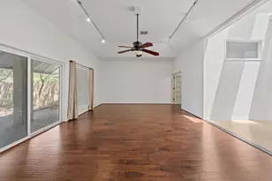 1 Wellington Ln, Sugar Land, TX 77478 - Photo 9