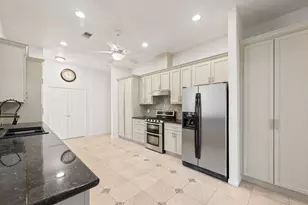 1 Wellington Ln, Sugar Land, TX 77478 - Photo 11