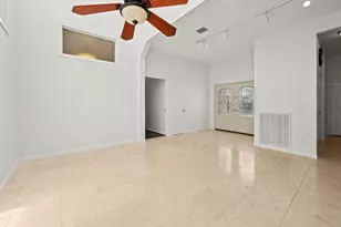 1 Wellington Ln, Sugar Land, TX 77478 - Photo 5