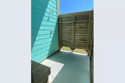 1001 S Stingaree Drive, Crystal Beach, TX 77650 - Photo 19