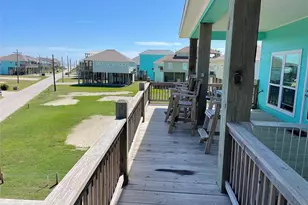 1001 S Stingaree Dr, Crystal Beach, TX 77650 - Photo 15