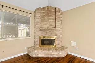 1209 Wildwood Dr, Deer Park, TX 77536 - Photo 9