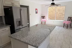 1723 Plumbwood Way, Houston, TX 77058 - Photo 5