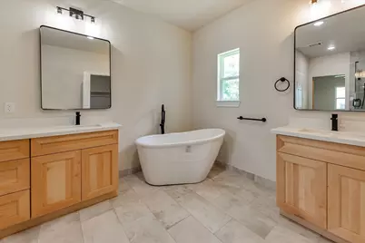 153 Bending Oaks Lane, Livingston, TX 77351 - Photo 17