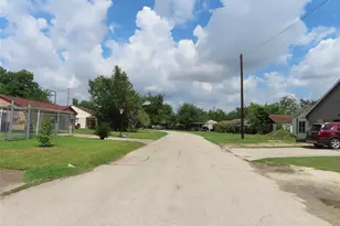 1629 Caspersen Dr, Houston, TX 77029 - Photo 15