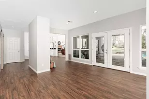 44 Lake Forest Cir, Conroe, TX 77384 - Photo 5