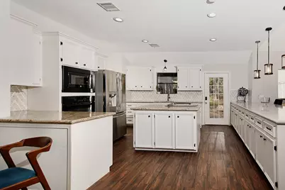 44 Lake Forest Circle, Conroe, TX 77384 - Photo 7