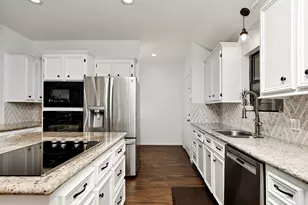 44 Lake Forest Cir, Conroe, TX 77384 - Photo 11