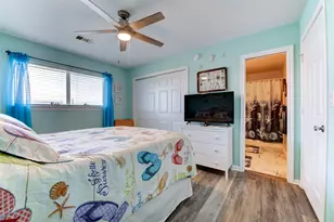4235 San Jacinto Dr, Galveston, TX 77554 - Photo 15