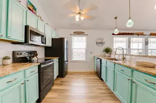 4235 San Jacinto Dr, Galveston, TX 77554 - Photo 9