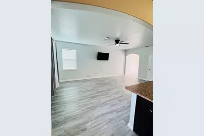 2050 Wilde Elm Drive, Houston, TX 77090 - Photo 7