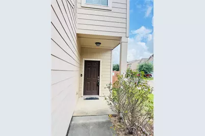 2050 Wilde Elm Drive, Houston, TX 77090 - Photo 3