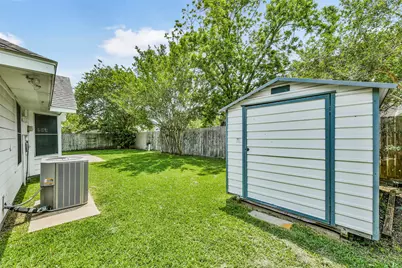 2910 Queen Victoria Street, Pearland, TX 77581 - Photo 17