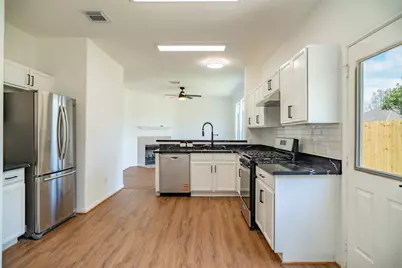 16327 Woma Ct Court, Sugar Land, TX 77498 - Photo 33