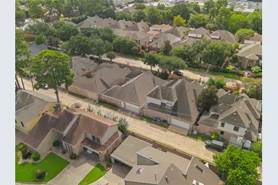 5030 Huntwick Parc Court, Houston, TX 77069 - Photo 33
