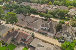 5030 Huntwick Parc Ct, Houston, TX 77069 - Photo 33