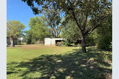2110 16th Street, Hondo, TX 78861 - Photo 15