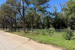 2110 16th St, Hondo, TX 78861 - Photo 11