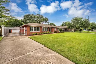 4706 Tonawanda Dr, Houston, TX 77035 - Photo 3
