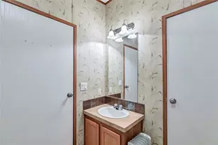 637 Troy St, Anahuac, TX 77514 - Photo 17
