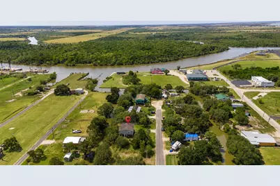 637 Troy Street, Anahuac, TX 77514 - Photo 7