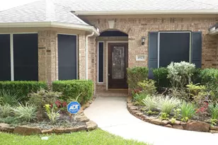 4823 Cypress Spring Dr, Missouri City, TX 77459 - Photo 3