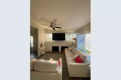 611 Sarah Street, Edna, TX 77957 - Photo 5