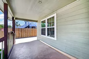 7218 Philibert Ln, Houston, TX 77028 - Photo 7