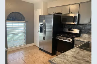 1623 Canary Circle, League City, TX 77573 - Photo 3