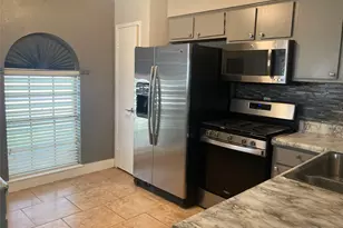 1623 Canary Cir, League City, TX 77573 - Photo 3